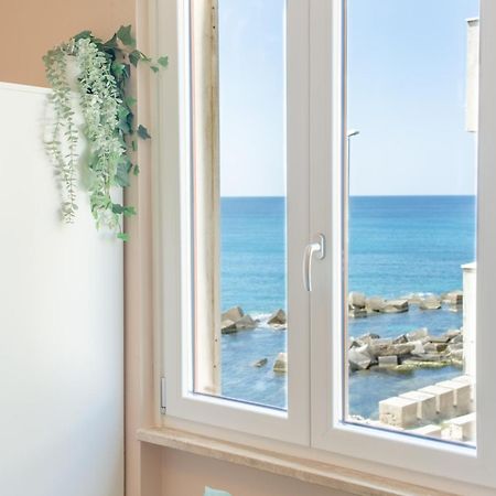 L'Affaccio Rooms - Lungomare غالّيبولي المظهر الخارجي الصورة