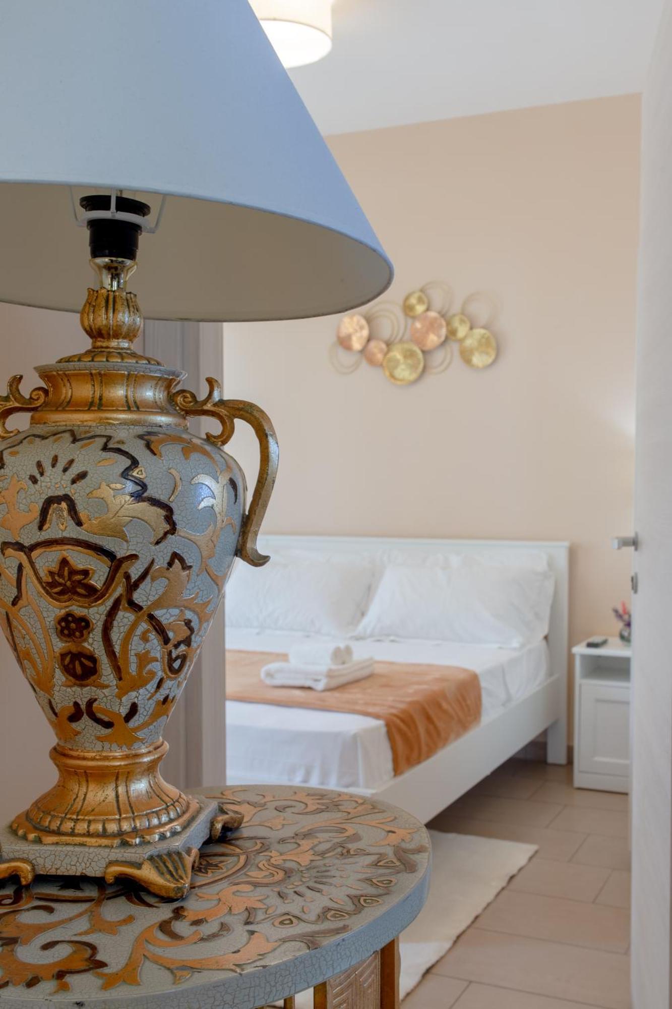 L'Affaccio Rooms - Lungomare غالّيبولي المظهر الخارجي الصورة